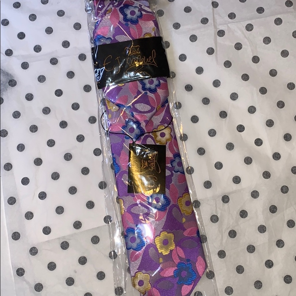 EJ Samuel Necktie With Handkerchief